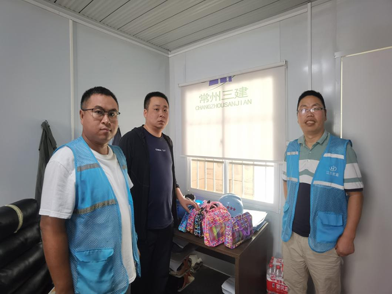 高溫慰問送清涼，真情關(guān)懷暖人心-江蘇宏嘉工程項目管理有限公司開展夏季現(xiàn)場高溫慰問活動