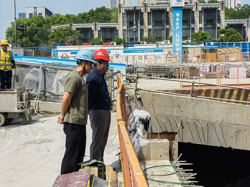 五一慰問暖人心，安全督導促發(fā)展